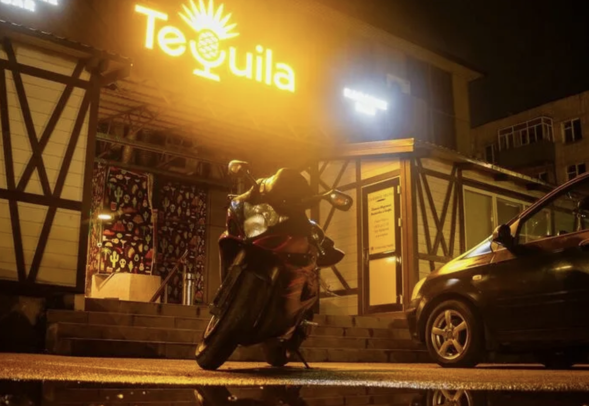 Подлежащее в 3 лице. Местоимения 3 лица единственного числа в английском. Личные местоимения в русском языке. Подлежащие 3 лицо. Подлежащие 3 лицо.