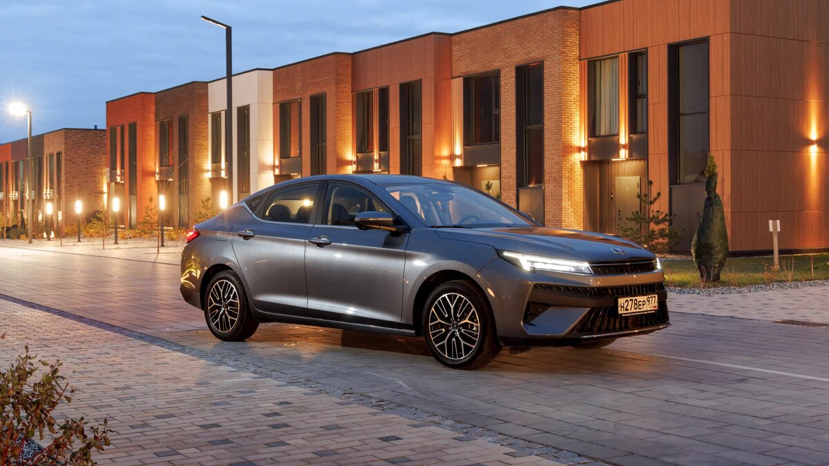 Теперь ЭТО вместо Октавии? Тест лифтбека «Москвич 6» | Журнал Авто.ру ...