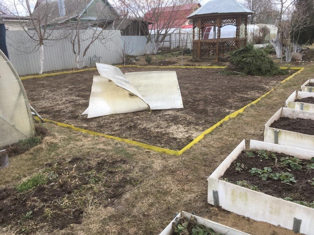 Декор зеркала своими руками. Где можно использовать старое. Старые рамы на даче. Где можно использовать старое. Необычные арт объекты из журналов.