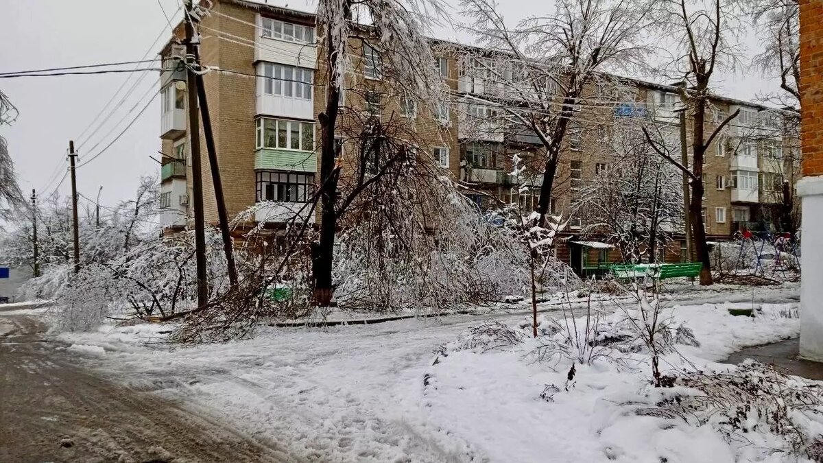 Жители Новошахтинска пожаловались на подтопление домов и отсутствие света |  RostovGazeta.ru | Дзен