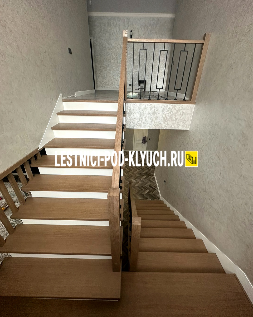 Принимаем звонки: пн-вс с 8:00 до 21:00 (+7 499 490-72-90). Электронная почта: info@lestnici-pod-klyuch.ru 