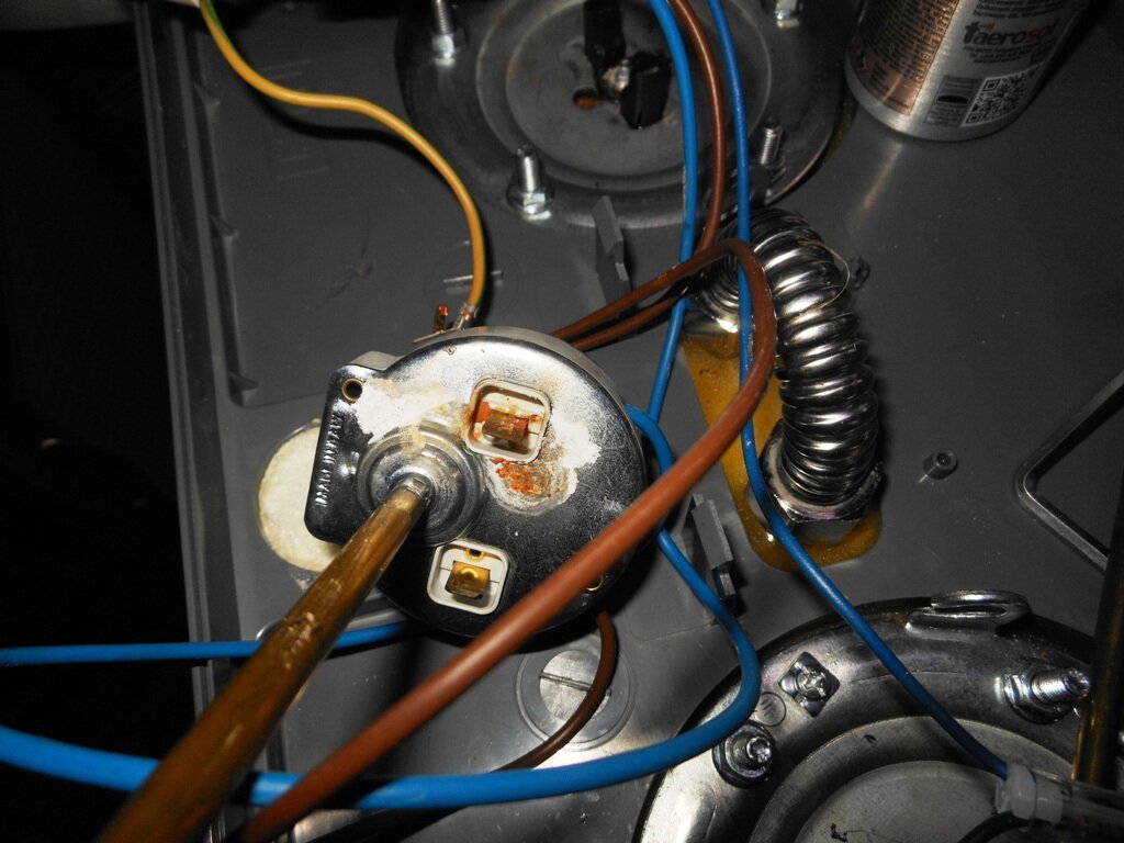 протекает не бак!!!