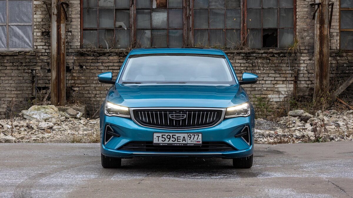 Geely уверяет, что кузов Эмгранда изготовлен с широким применением высокопрочных сталей и показывает достойную жёсткость. Однако внешние панели во время сушки обдувом на автоматической мойке под напором потока воздуха издают тревожные хлопки