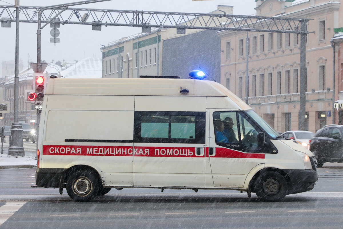 Скорая, спешившая к пострадавшим в ДТП детям, перевернулась и сама попала в  аварию | Lenta.ru | Дзен