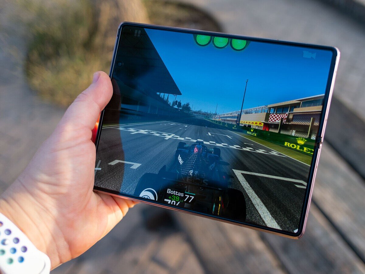    Galaxy Z Fold6 в новом дизайне показали на патентных изображениях