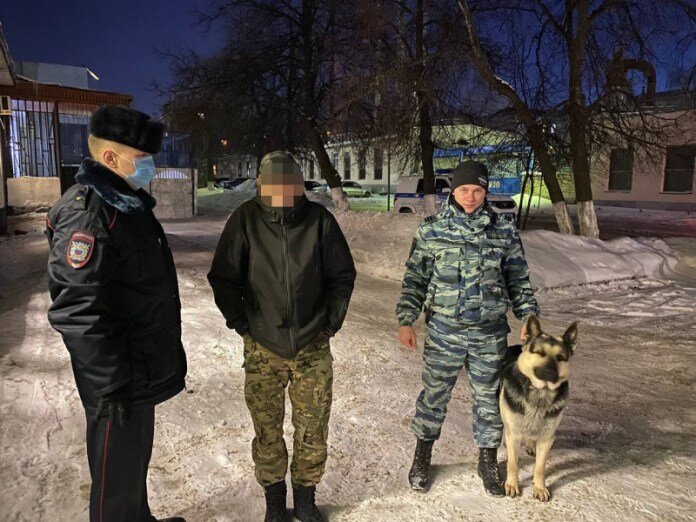    В Рязани задержали мужчину с наркотиками и женщину, укравшую куртку7info.ru