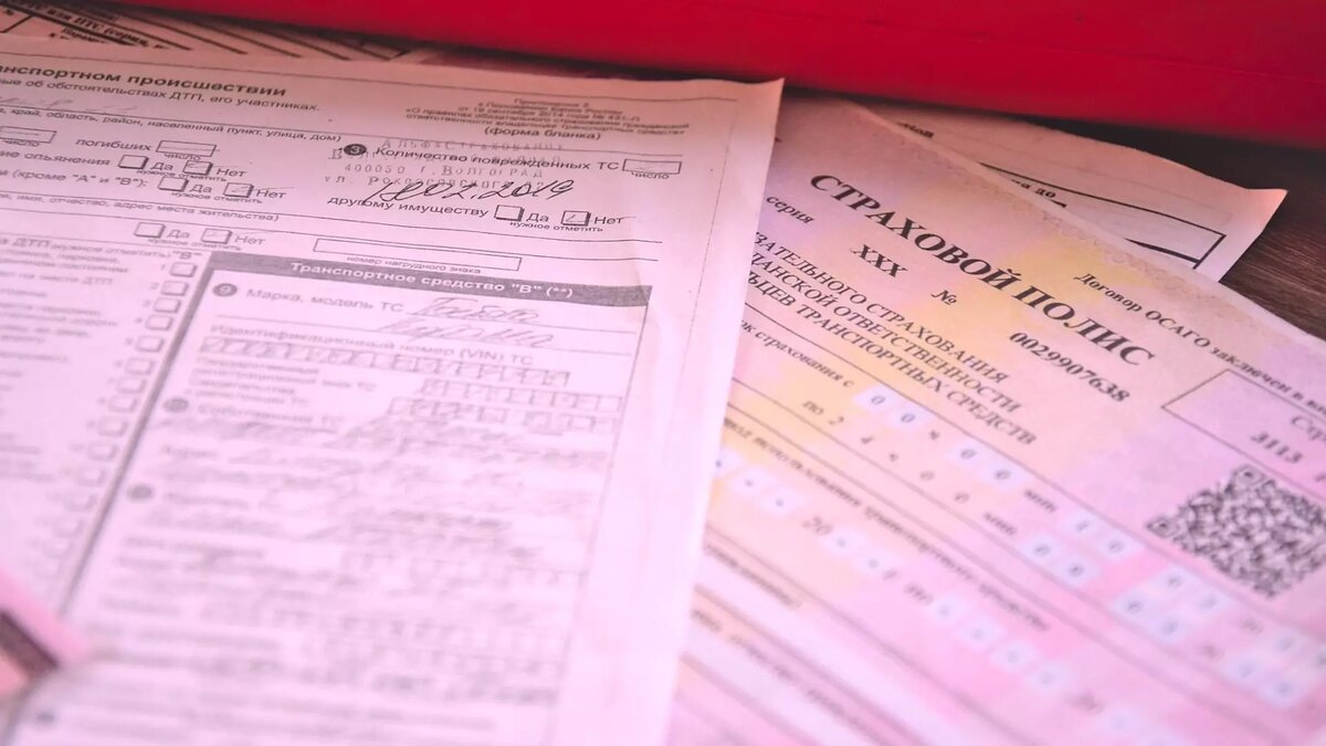     Жительница Балезино, работая в страховой компании, изготовила 36 липовых полисов ОСАГО.