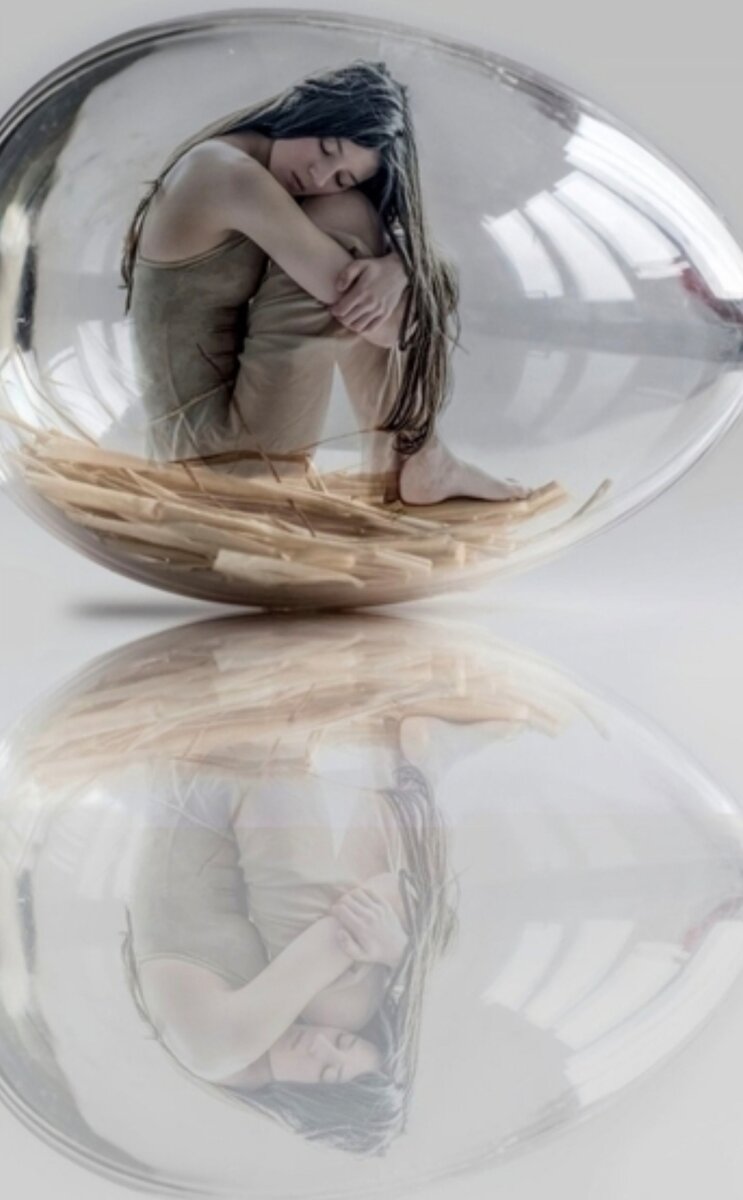 Когда вырос из старого мира, и тебя ждёт новый. Самое время проснуться. 