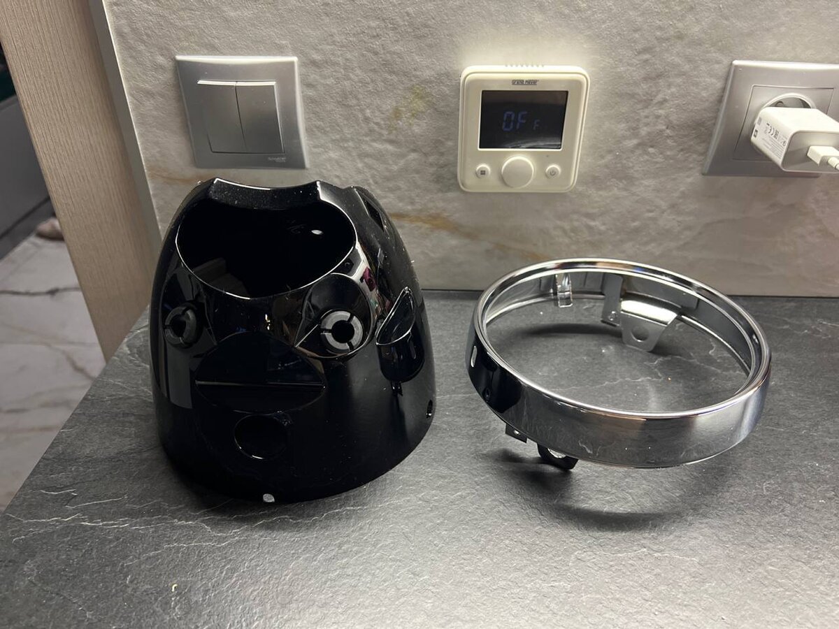 Например, корпус фары ко мне приехал из Белоруссии 