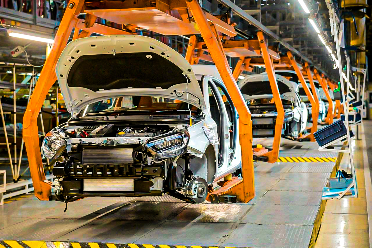 ваз 2101 жигули с завода. волжский автомобильный завод 1966. ваз 2101 первая машина с конвейера. этапы трупного окоченения. с заводского конвейера сошел первый автомобиль новой модели.