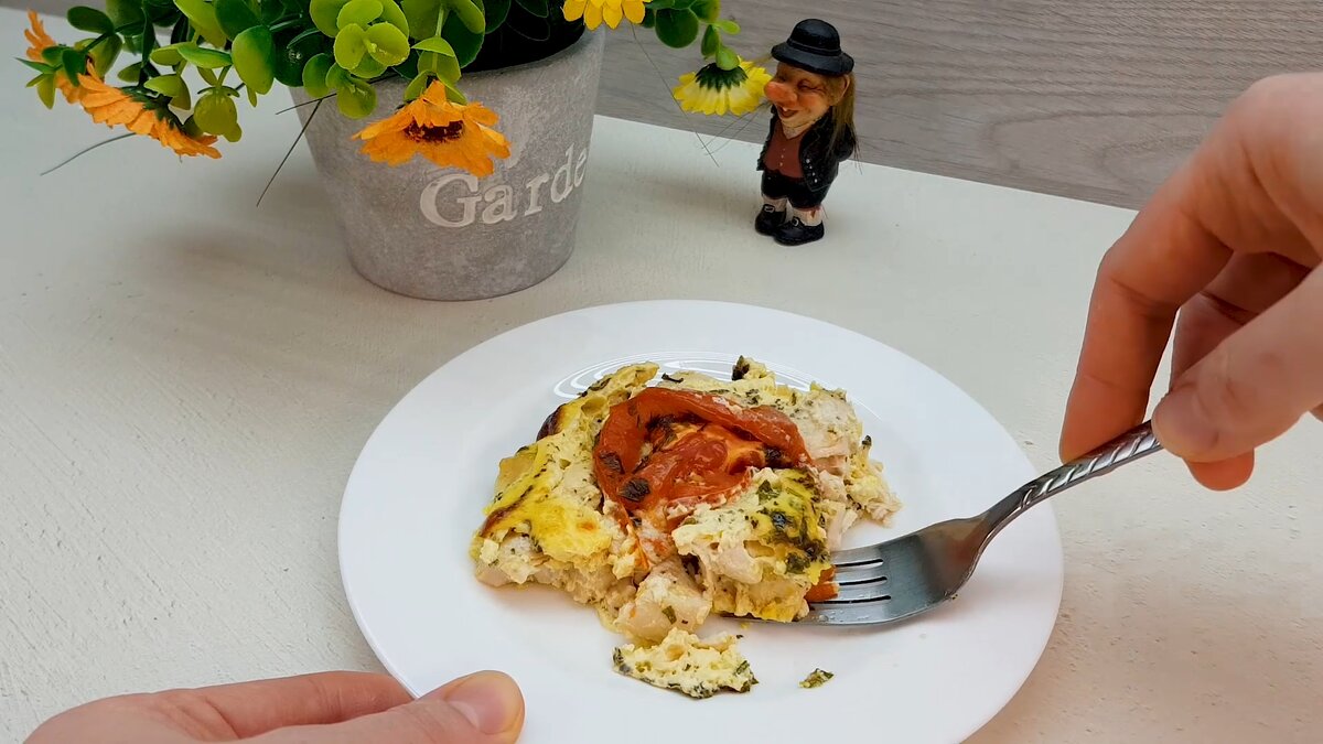 куриное филе запеченное в духовке. филе куриное. простые рецепты из куриного филе. рубленые куриные котлетки из индейки. отбивные из куриного филе.