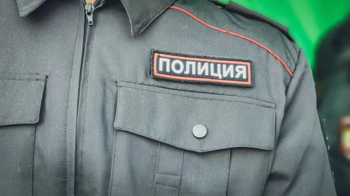     Сегодня днем, 12 февраля, в Уфе мужчину скрутили на остановке у центрального рынка. Об этом сообщили очевидцы, которые прислали видео с места событий в Telegram-канал Ufa_rb.