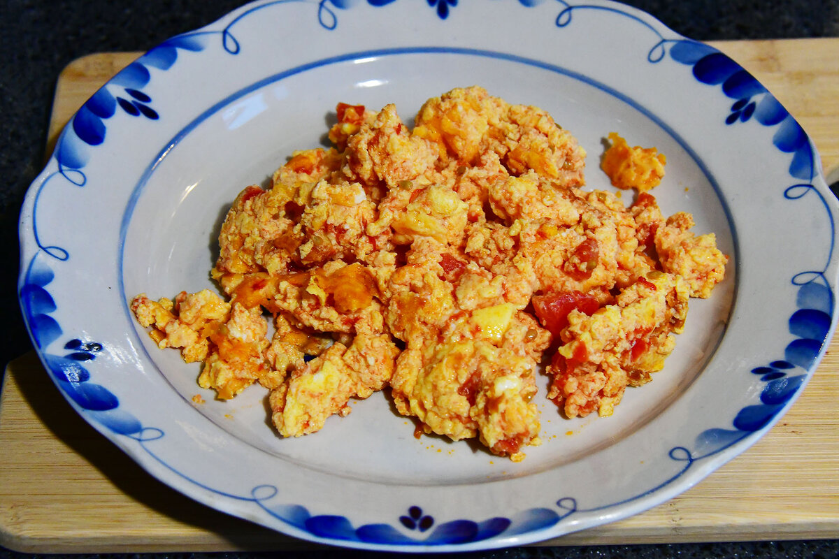 рецепт омлета с помидорами на сковороде