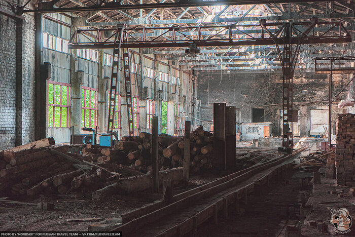 оружейный завод в туле при петре 1. уральские демидовские заводы xviii век. на уральском заводе. на старом уральском заводе картина. на уральском заводе.