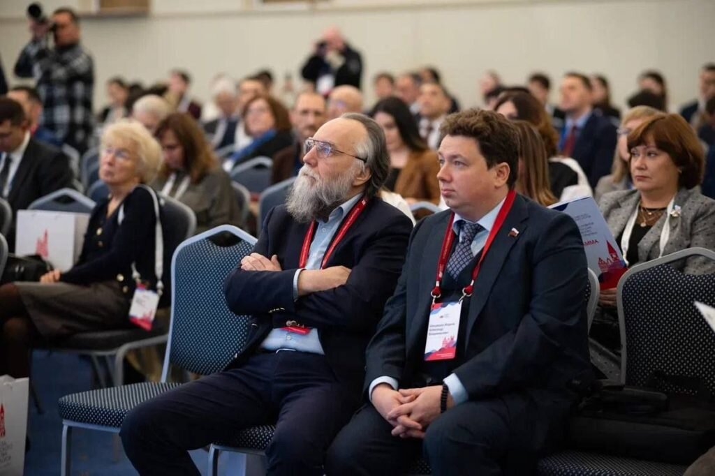 современные международные организации делятся на два основных типа. участники содружества независимых государств список стран. международные отношения. глобализация фон. сообщества стран.