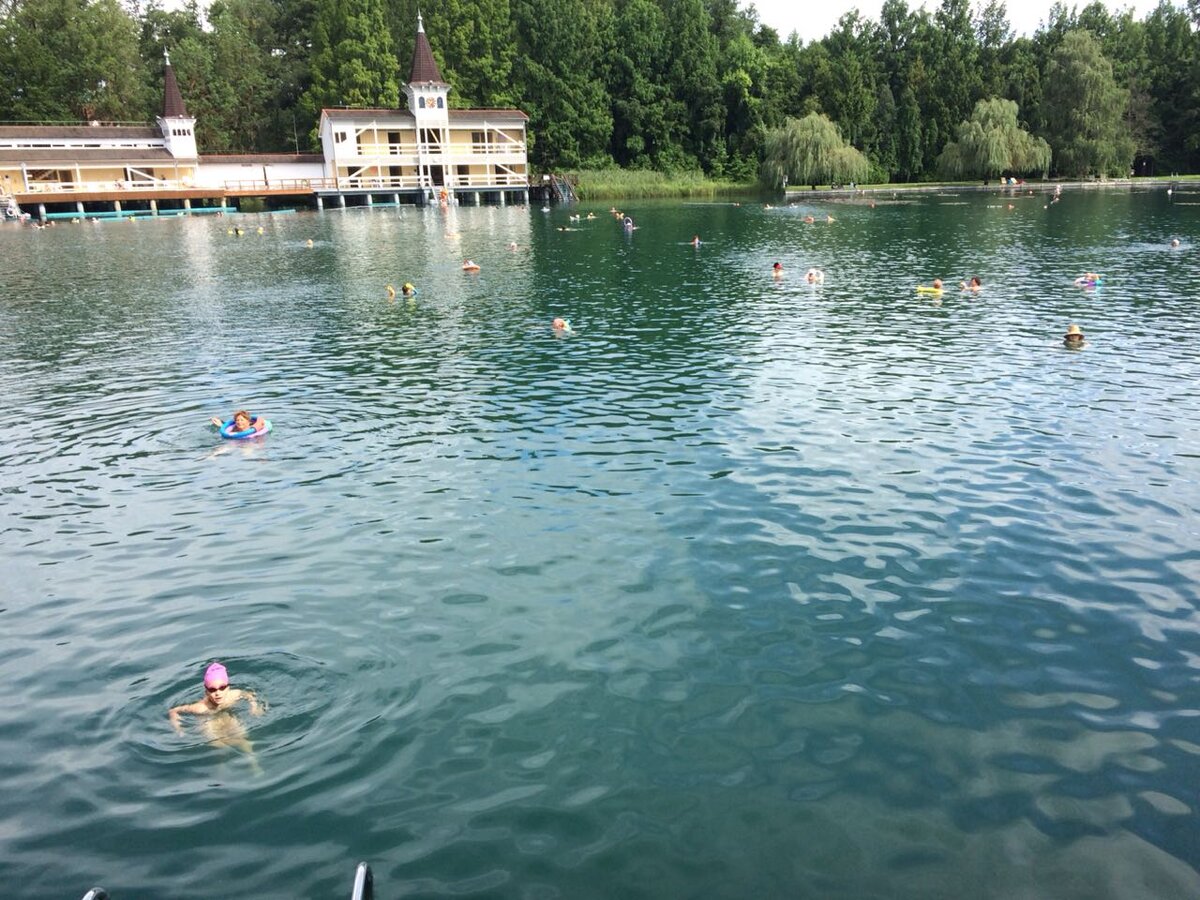 Термальный курорт Хевиз в Венгрии