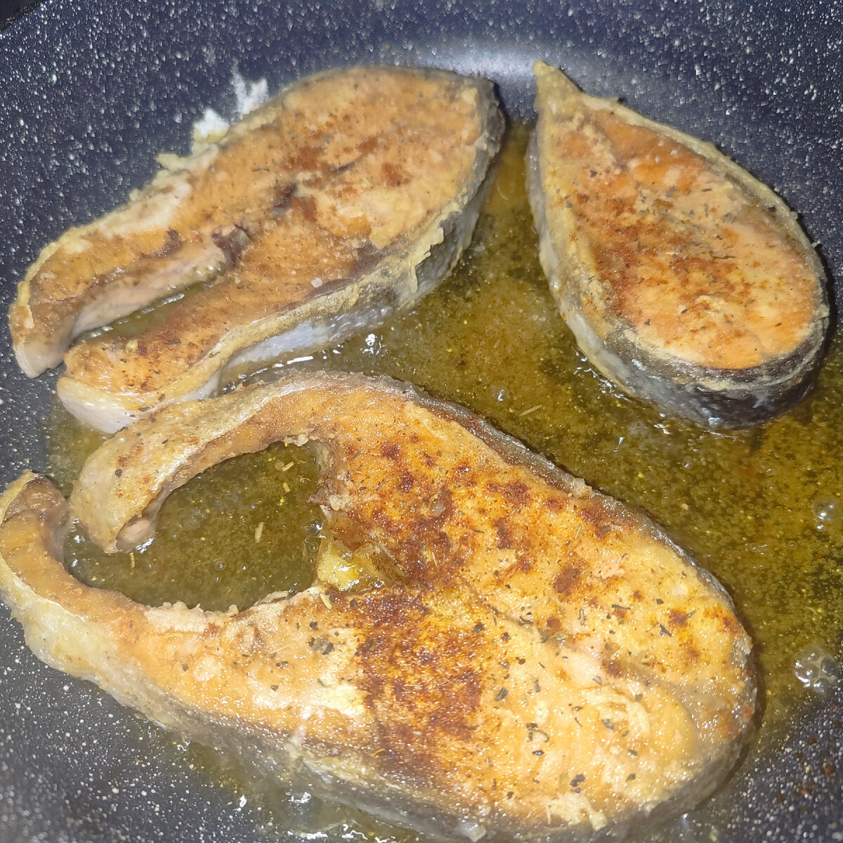 Какую рыбу пожарить. Жареная рыбка. Кефаль жареная. Какую рыбу пожарить. Какую рыбу пожарить.