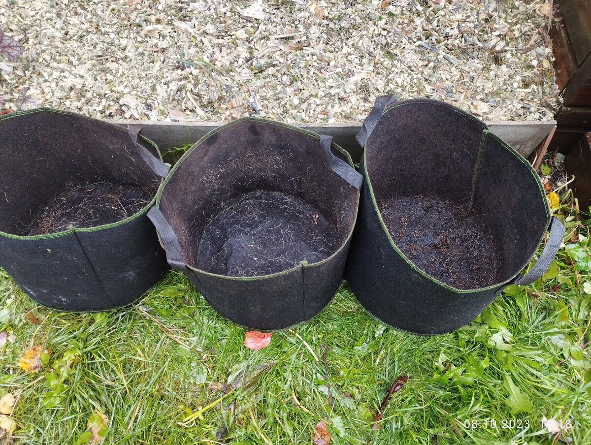 Текстильные горшки после освобождения от грунта и растений