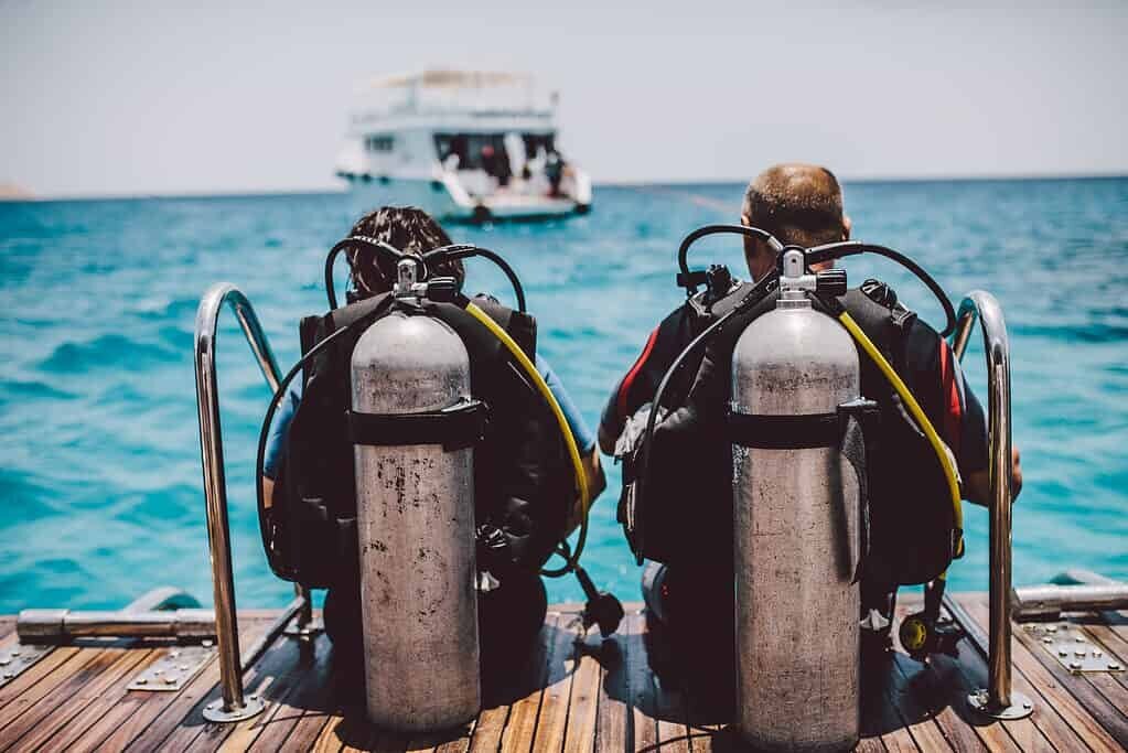 Подводное плавание с аквалангом — это увлекательное приключение, но оно таит в себе множество опасностей, которые могут угрожать жизни