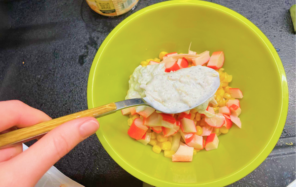 Греческий йогурт с травами использую вместо майонеза. И только по праздникам.