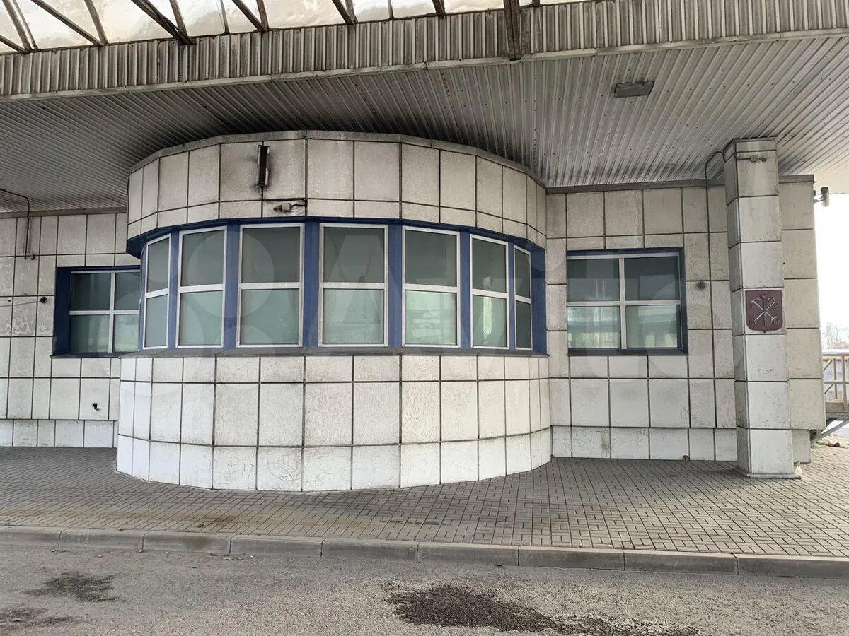 город ирбит улица кирова 74. здания бывших магазинов. ирбит, ул. здания бывших магазинов. фасады ресторанов в современном стиле.