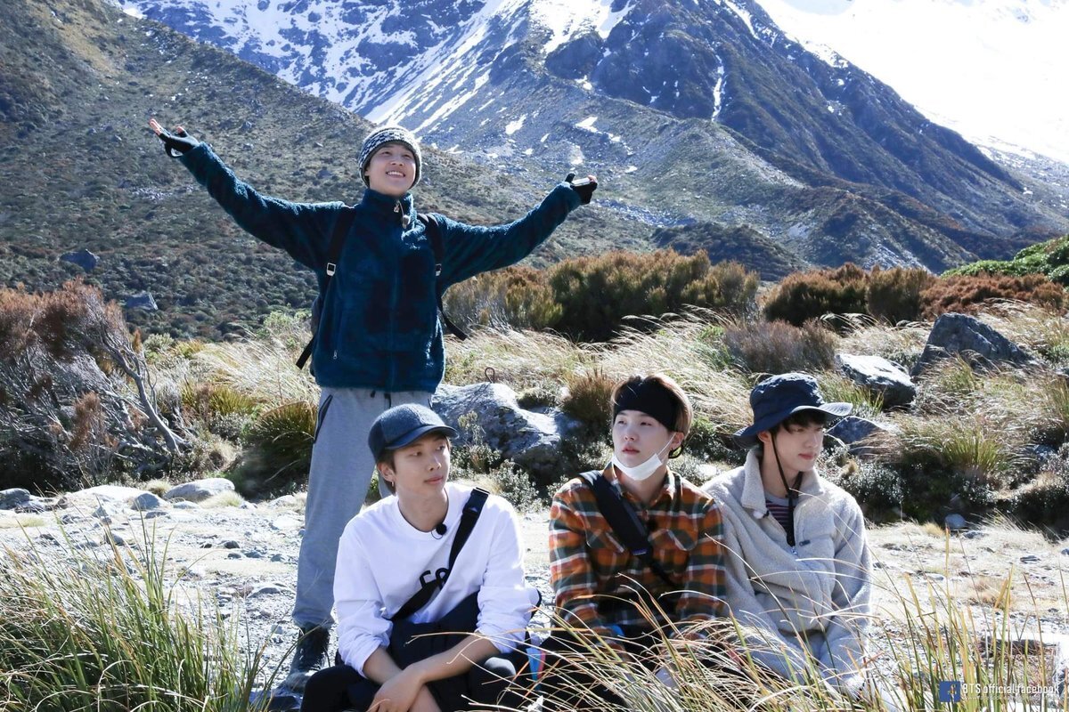 Спасаться от пандемии BTS решили на необитаемом острове ...