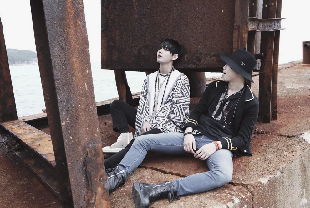 Без музыки ... без поклонников ... без выступлений. Мы пропадём здесь!