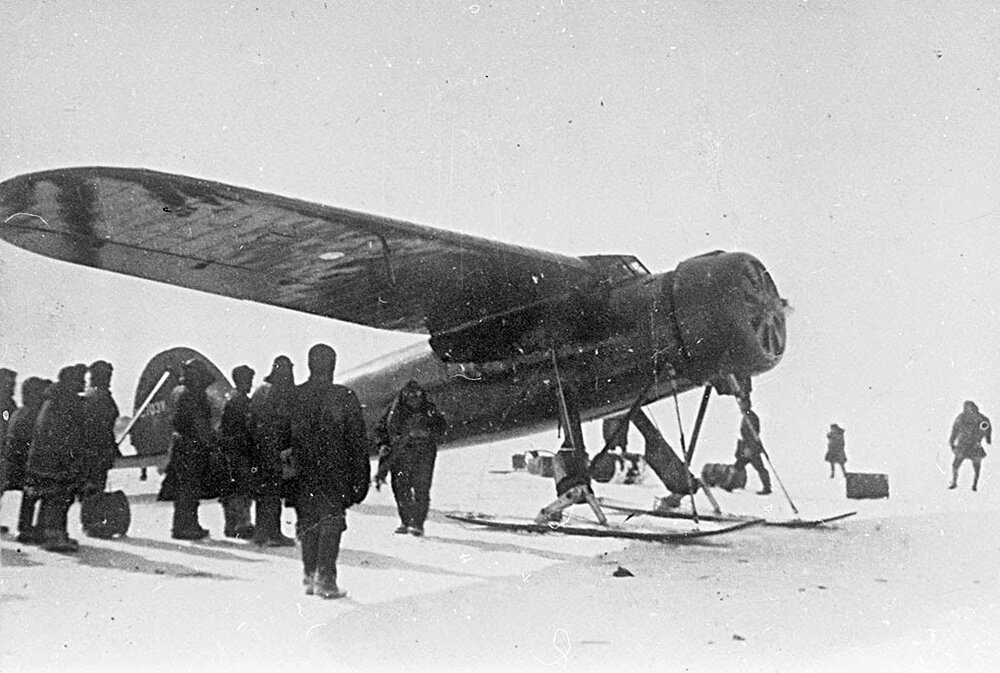 Спасение Челюскинцев 1934. Челюскин 1934. Экспедиция Челюскина 1933. Спасение Челюскинцев 1934 герои советского Союза.