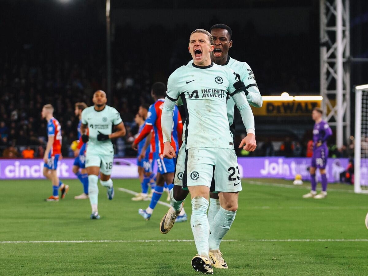    Футболист "Челси" Конор Галлахер (в центре)© Фото : Пресс-служба "Челси"