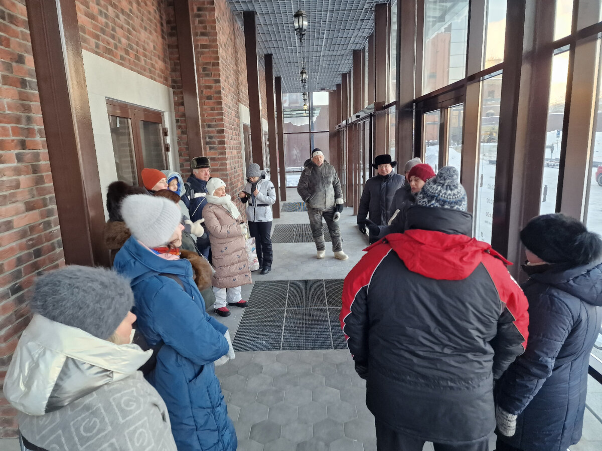 Греемся, накапливая тепло и новые знания, перед продолжением морозной части экскурсии