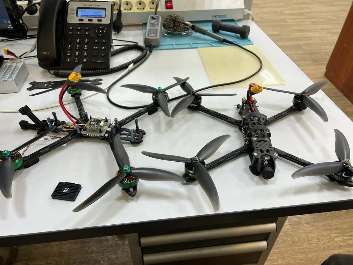 Юлай Муратов доставил на СВО партию универсальных дронов, собранных в Уфе