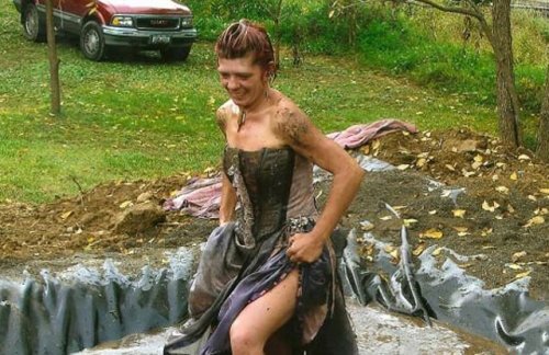 Обряд чернения невесты в Шотландии. Фото взято из открытых источников