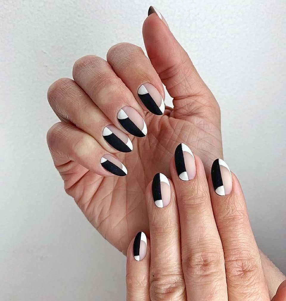 самый красивый маникюр 2024. самый красивый маникюр 2024. маникюр дизайн. маникюр кошачий глаз. маникюр с камнями.