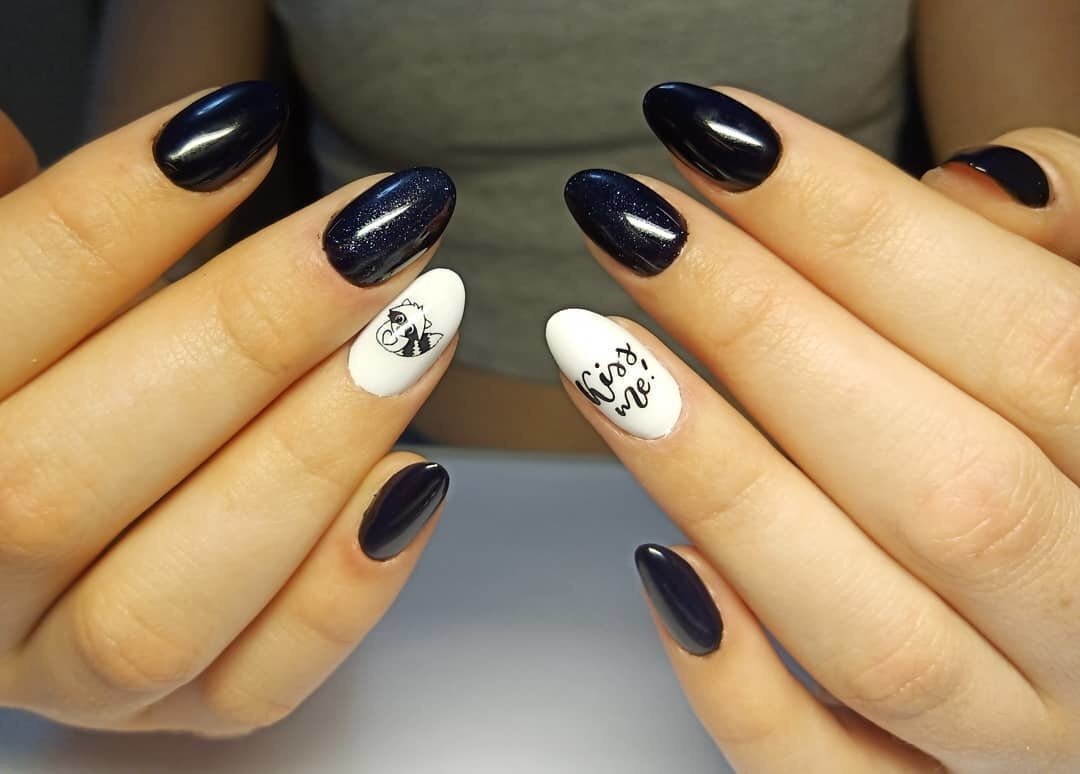 стильный маникюр. красивые стильные ногти. весенний нюдовый маникюр. красивый стильный маникюр. маникюр 2024 модные тенденции фото на короткие.