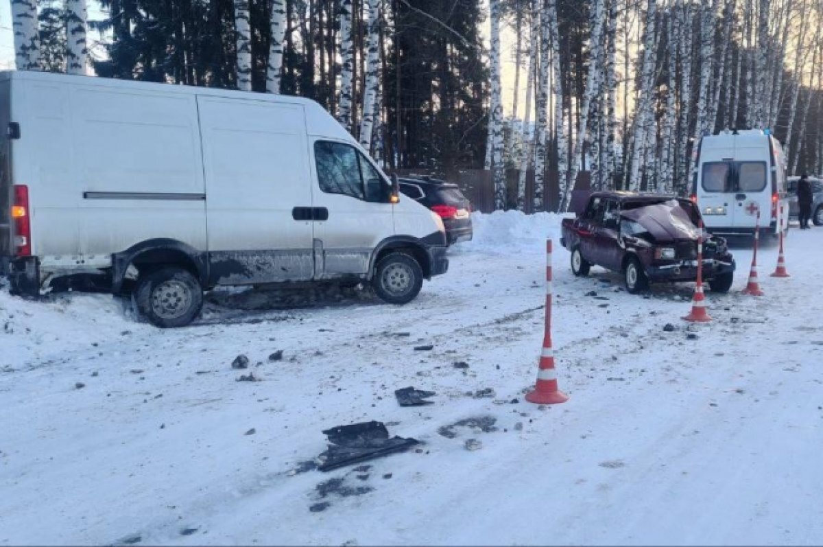    В тюменском селе 17-летний водитель без прав устроил ДТП