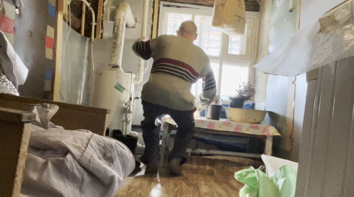 Рассеянно рассеяно предложение. Рассеянно наречие как пишется. Проектная работа. Рассеянно рассеяно предложение. Рассеянно часть речи.