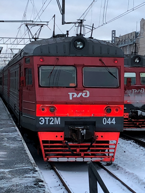 Фото автора. «Электропоезд проследует от станции "Зима", через станцию "Весна", к станции "Лето"».