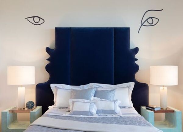 Во главе спальни