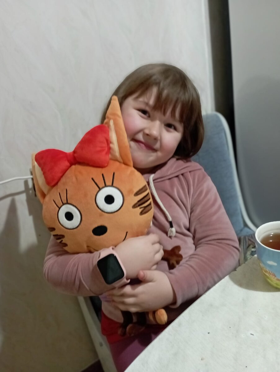 вот такой милый человек готовится идти в садик)