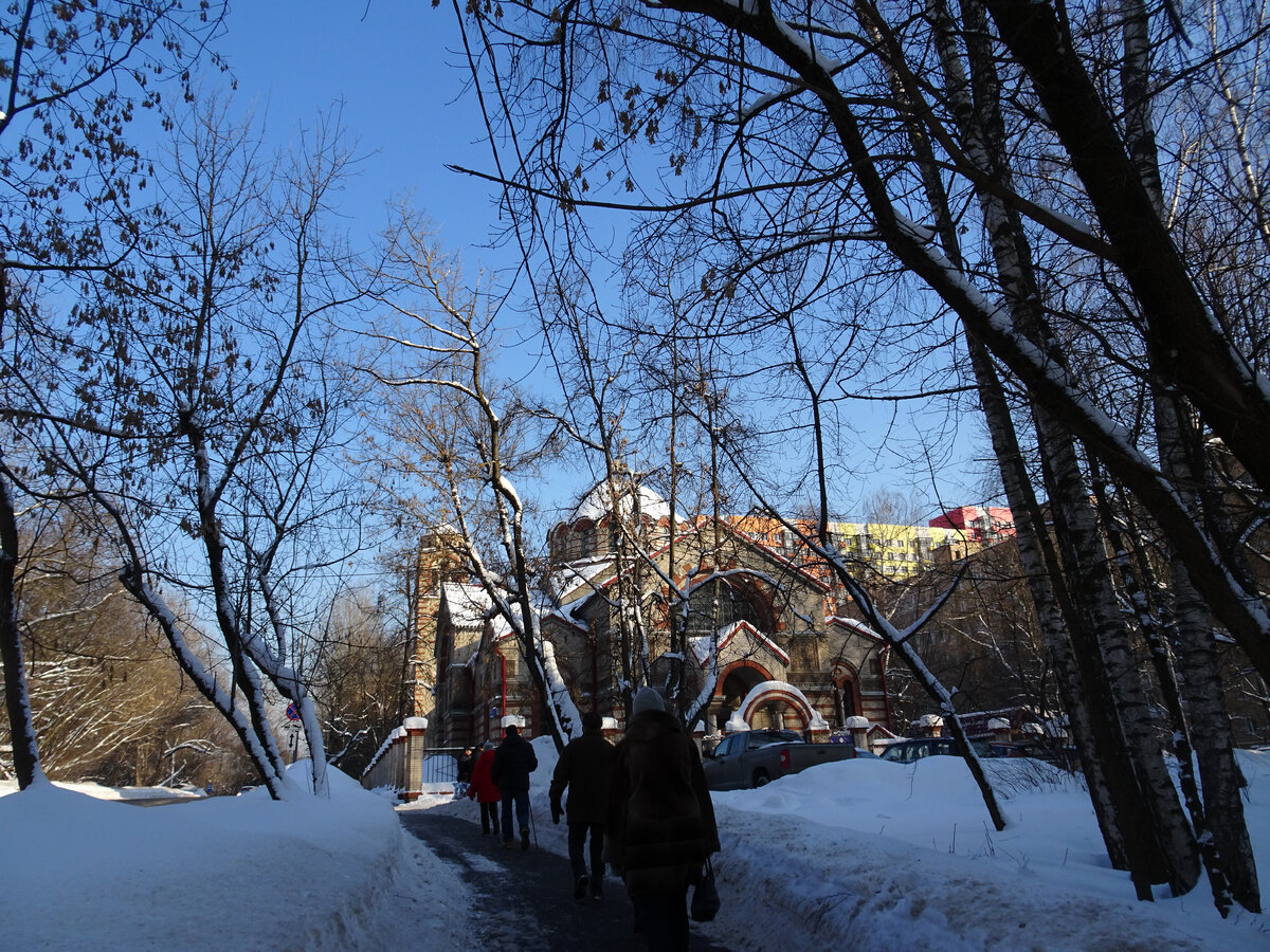 Знаменская церковь на Большой Филевской улице - слева Солдатенковский парк и усадьба в глубине