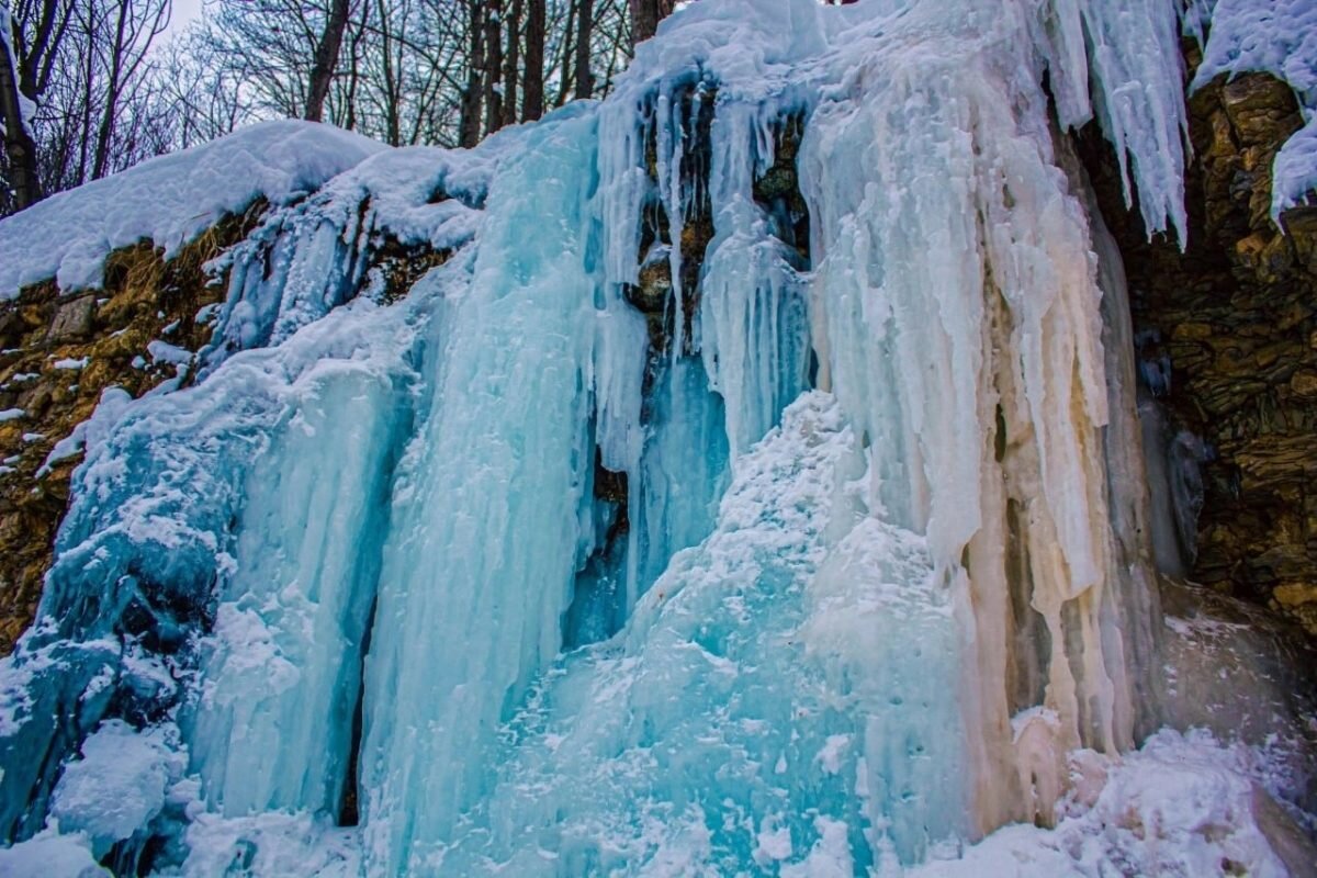 Замерзший водопад Фэнг