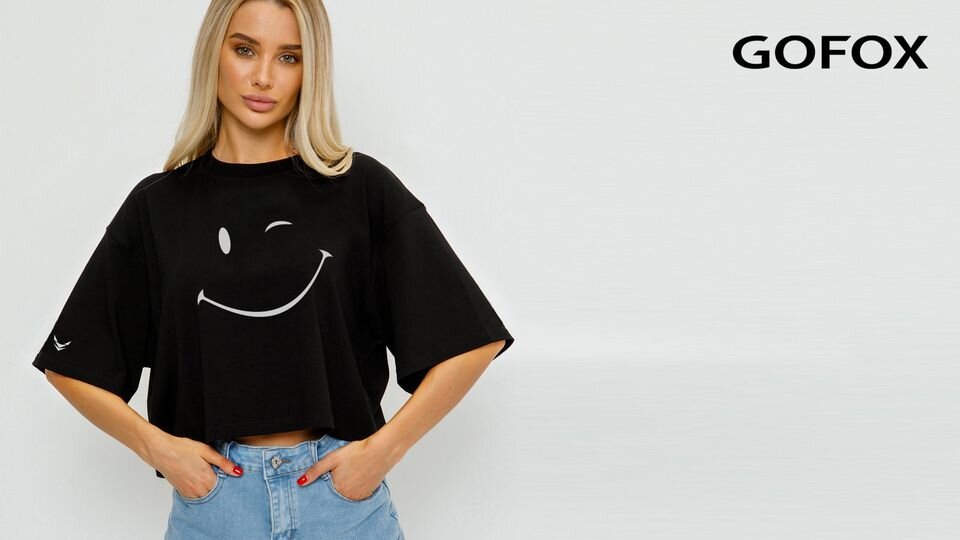 Что модного из одежды подарить девушке?