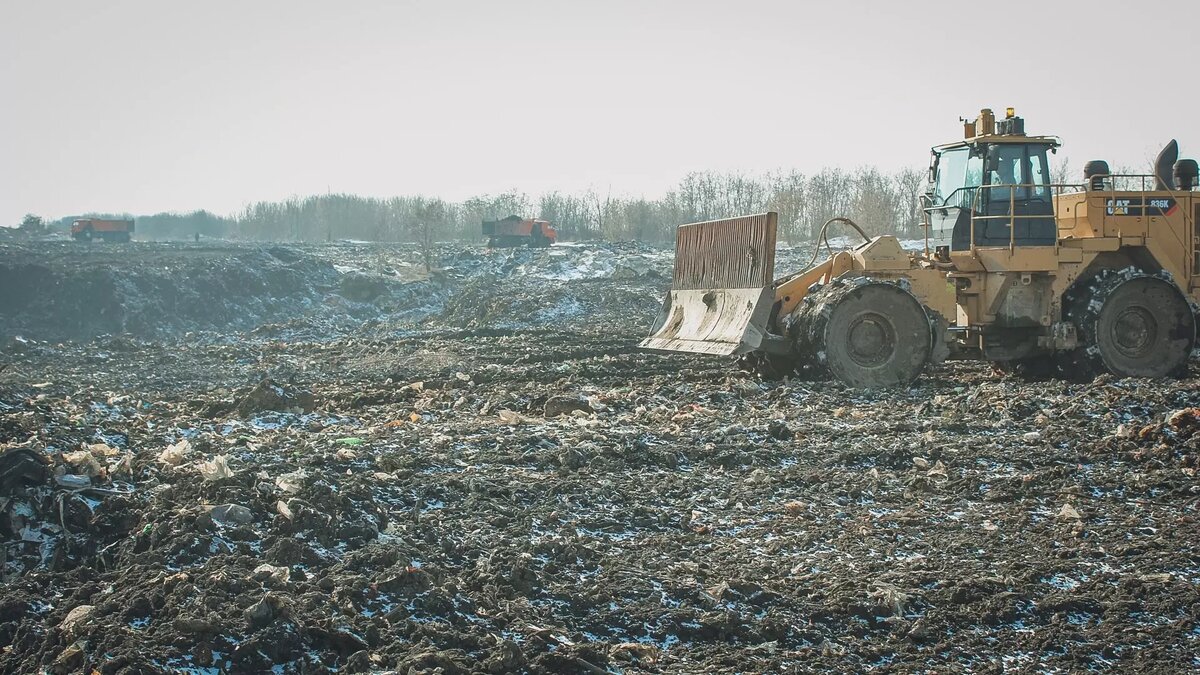 Мусоровоз похоронил водителя на полигоне в Волгограде |  НовостиВолгограда.ру | Дзен