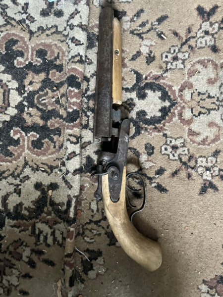    Восемь человек в Югре привлекли к ответственности за хранение оружия и взрывчатых веществ