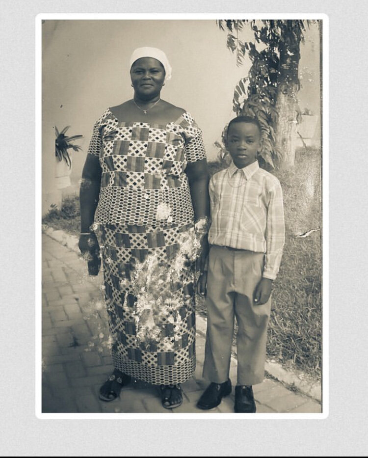 Маленький Калем со своей мамой в Гане