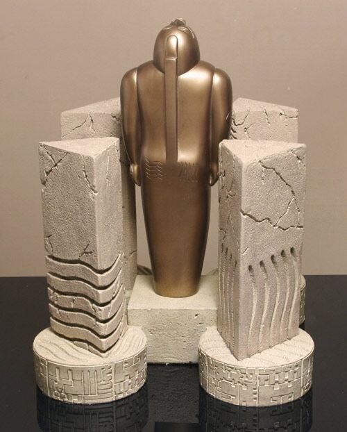 Юлия:13.02.2024=14=5🩵🩵🩵🩵🩵ПЯТЫЙ ЭЛЕМЕНТВсе мы помним в своё времяНашумевший фильм Люка Бессона ," ПЯТЫЙ ЭЛЕМЕНТ".Главная героиня Лилу явила Земле очередное спасение при помощи самой великой силы во вселенной- Любви.Эфир- 5 элемент объединяющий и вносящий смысл в бытие.Без любви все остальные 4 стихии не имеют смысла творения.  Огонь горит во имя любви и согревает. Вода питает тело и землю во имя Любви, Земля взращивает семена и дарует материю.Воздух дарует дыхание и свежесть мира. Все стихии работают в созидании толькокогда их в золотой середине объединяет Любовь, иначе они могут разрушать...Жизнь имеет смысл только в созидании Любви.Я использую 4 элемента творения во имя 5 го- Любви!Я есть любовь!