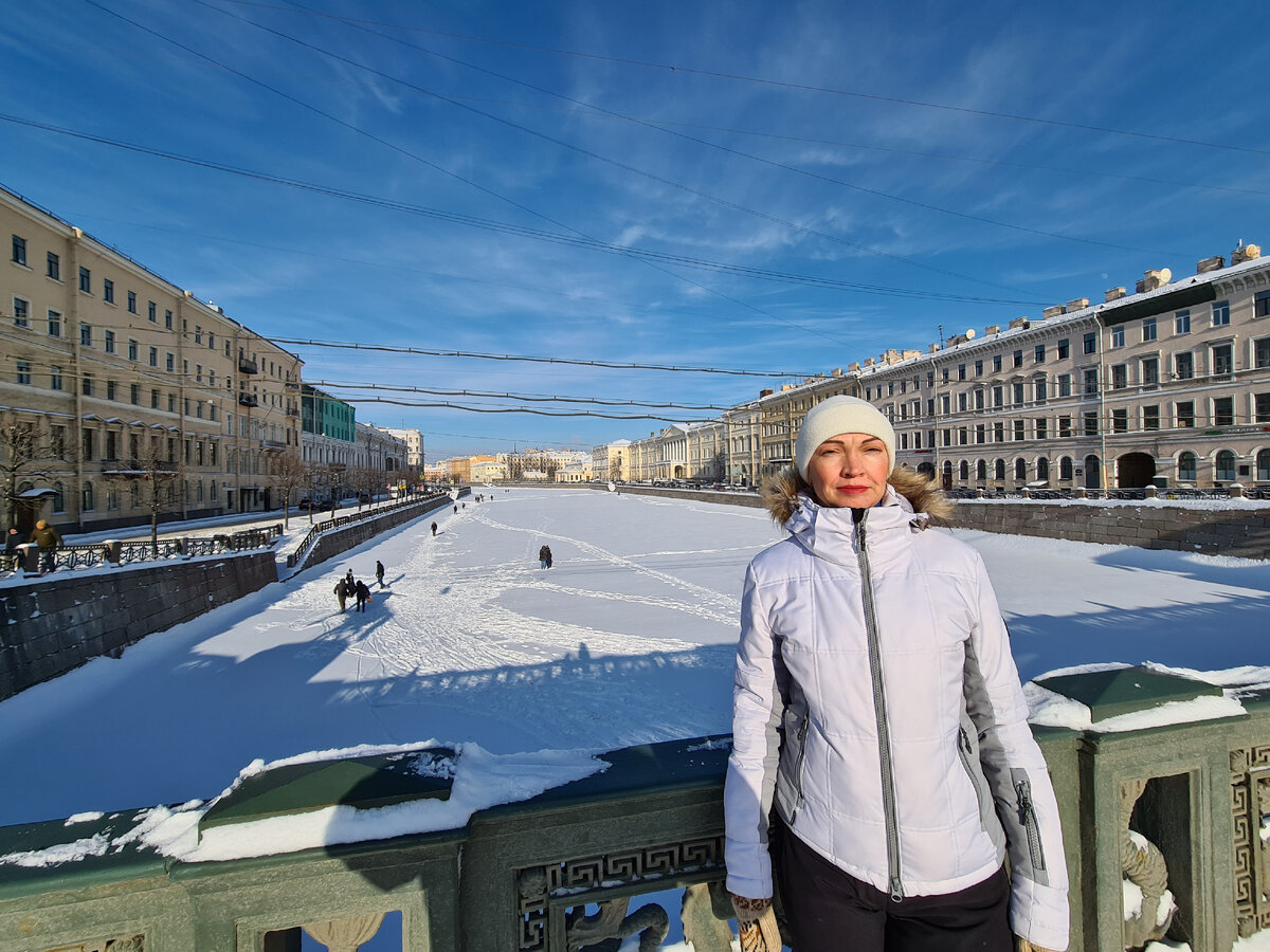 Погода напомнила горожанам, что Санкт-Петербург всё же северный город и морозы зимой здесь не  являться редкостью. А что может быть красивее Санкт-Петербурга ясным морозным днём.