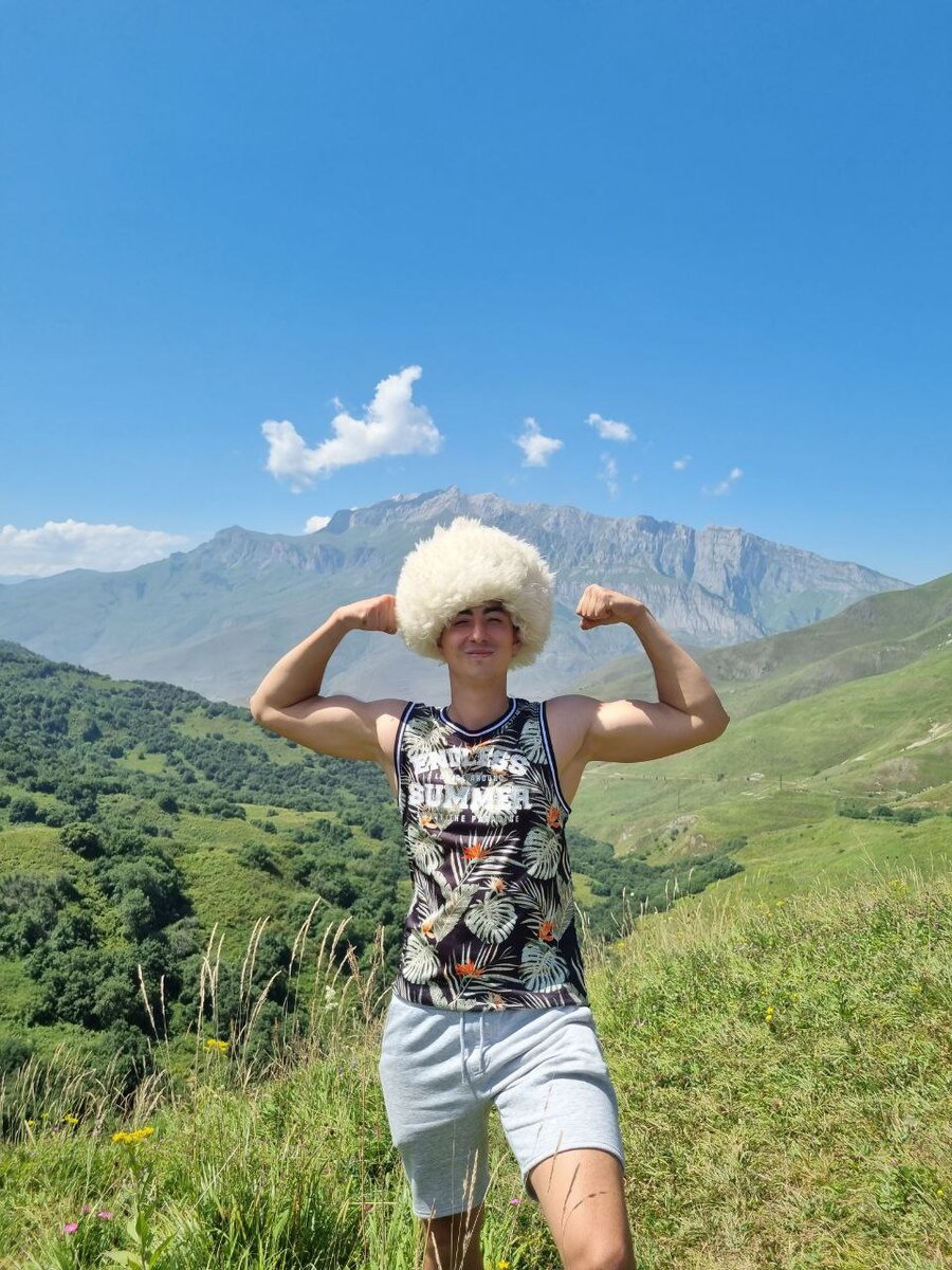 Это я этим летом в Осетии.