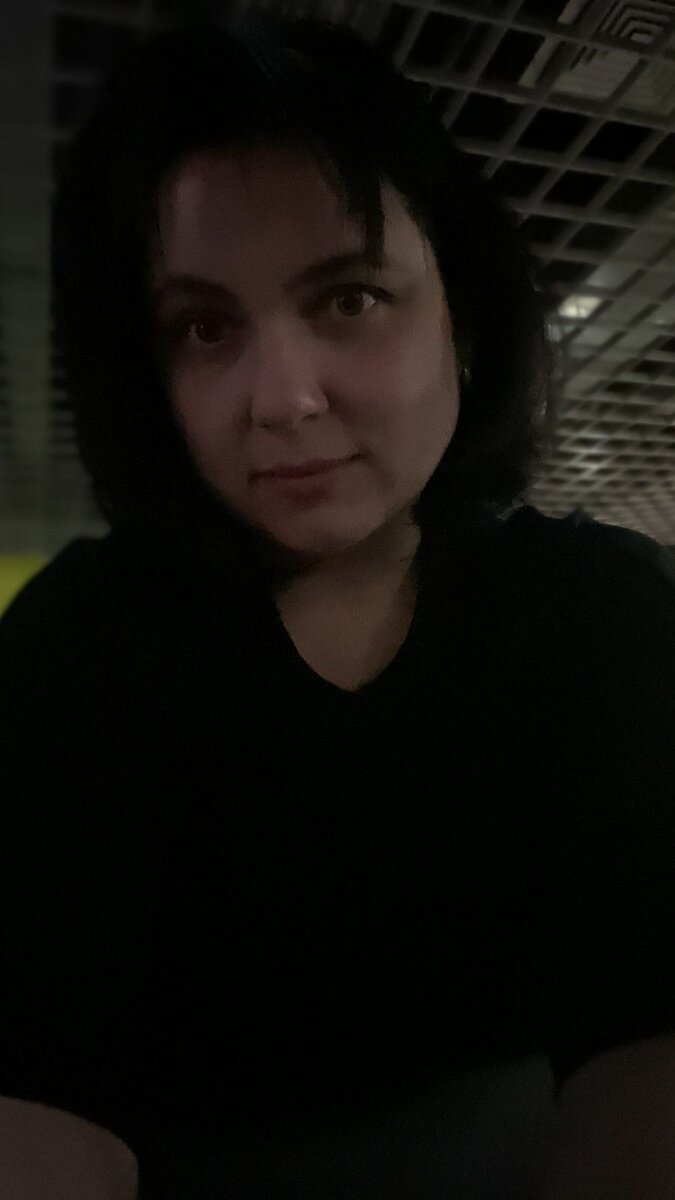 Это я в боулинге, извиняюсь за качество фото☺другого нет🤗недавно сделала стрижку покороче🤗
