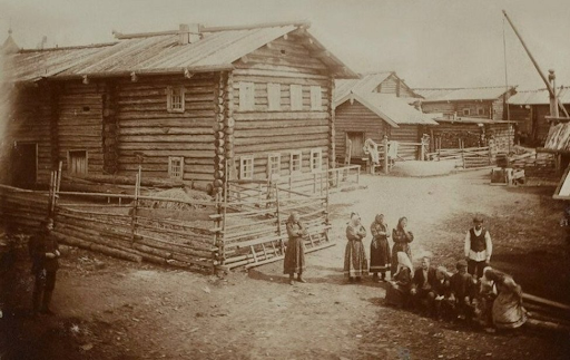 Мы вместе с вами любим разглядывать старинные фотографии, смотреть на живые свидетельства того, как жили наши предки столетия назад.-6